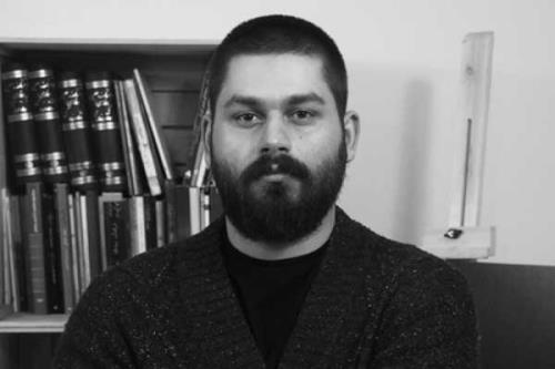 موش نگاهی جهان شمول به سیاست دارد