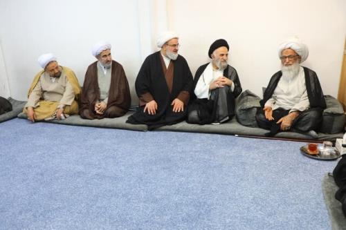 تعدادی از فضلای حوزه علمیه قم با آیت الله العظمی بشیر نجفی دیدار کردند