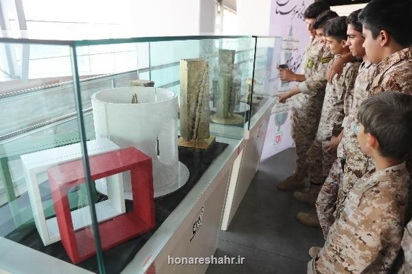 نمایشگاه آثار تجسمی سروستان در موزه انقلاب و دفاع مقدس