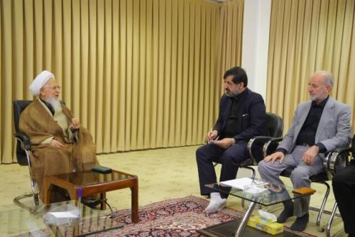 دیدار نوروزی استاندار قم با آیت الله جوادی آملی