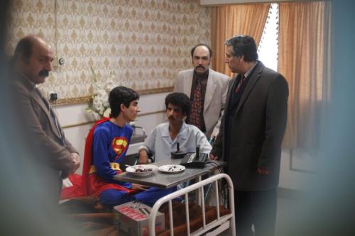 مانند کوبریک طنز سیاه ساختیم از رضا پهلوی گل بخور، بنز بگیر!