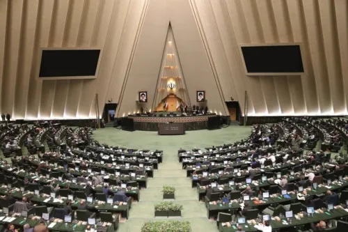 شنیده ها حاکی می باشد که دولت می خواهد نرخ ارز ترجیحی را به بالای ۴۰ هزار تومان ببرد