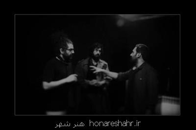 منصور صلواتی آزمایشگاه متروك را روی صحنه می برد