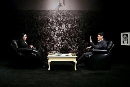 دوگانه انقلاب اسلامی و جمهوری اسلامی بررسی می شود