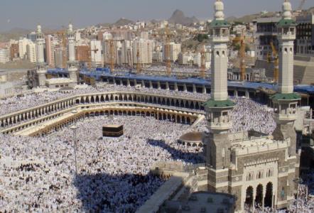 عربستان در فكر لغو یا كاهش شدید تعداد زائرین حج