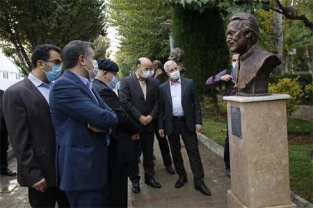 رونمایی 22 سردیس سمپوزیوم مجسمه سازی مفاخر در خانه هنرمندان